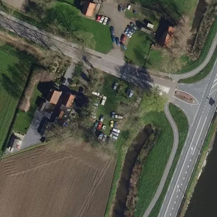 Verlaten Autoopslag