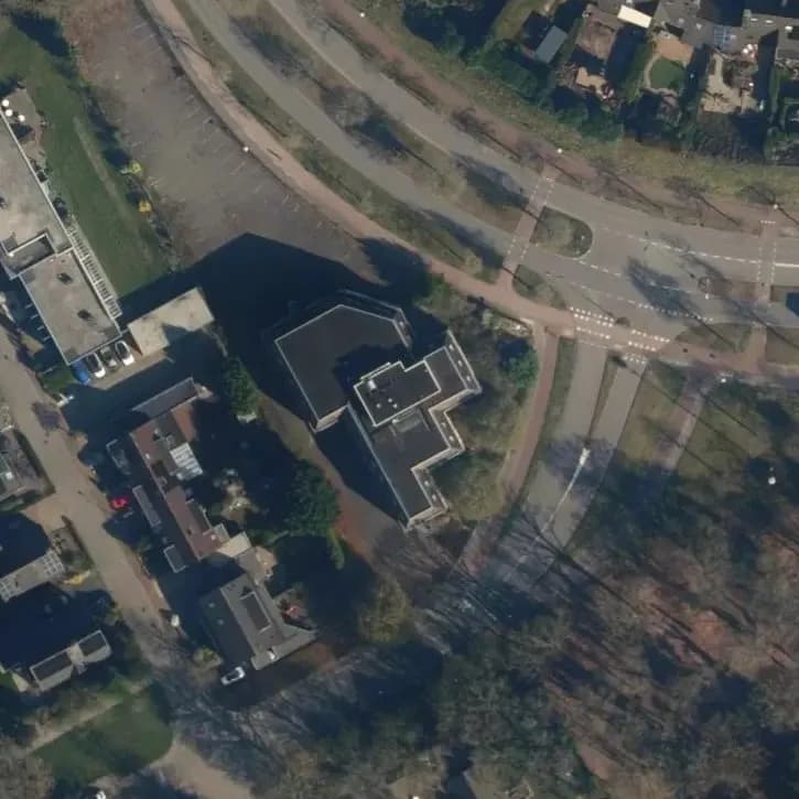  Verlaten Bedrijfspand	