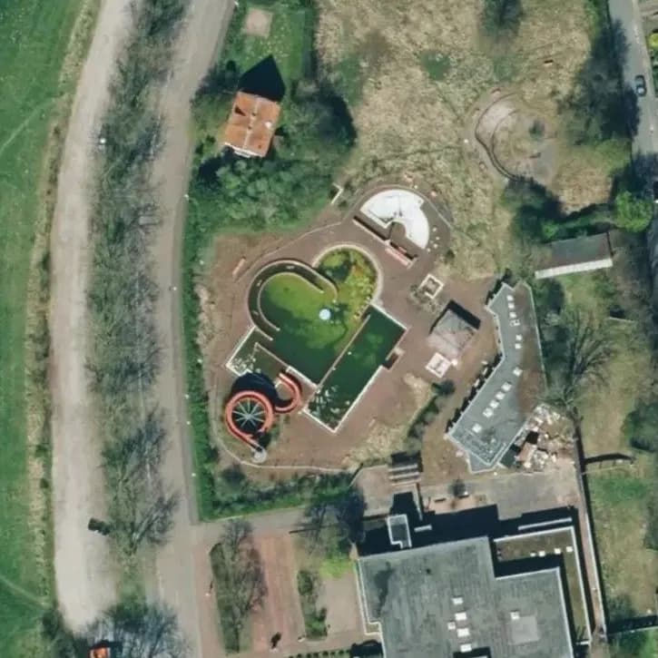 Verlaten Buitenzwempark	